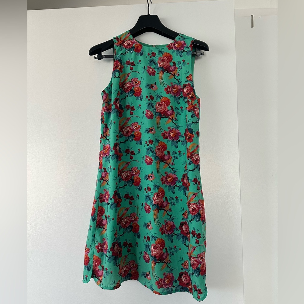 Vibrant print Oasis shift mini dress size US 6